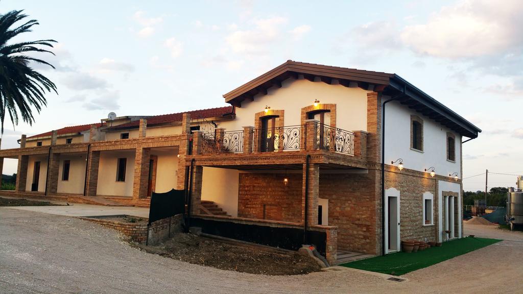 Agriturismo De Luca Mozzagrogna エクステリア 写真