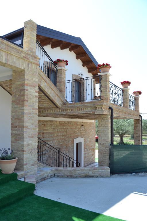 Agriturismo De Luca Mozzagrogna エクステリア 写真